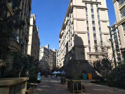 4室2廳2陽臺 萬科銀海泊岸瀾庭