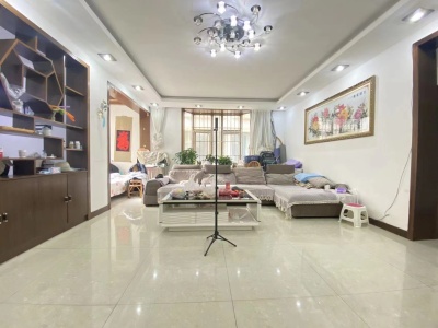 3室1廳1陽臺 金童花園