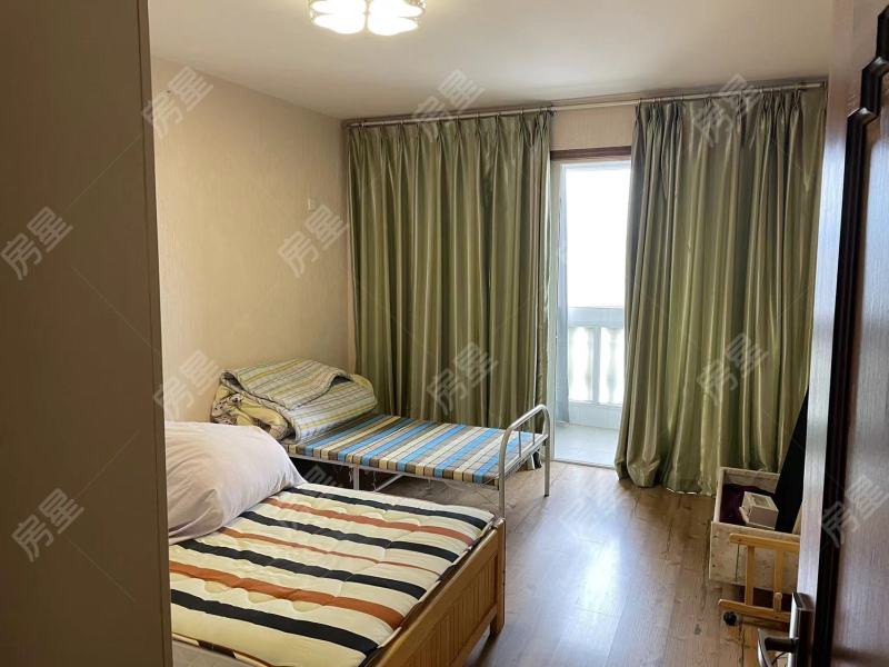 3室2廳2陽臺 世紀城玉春苑臥室