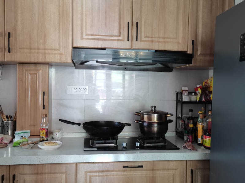 3室2廳2陽臺(tái) 山水融城廚房