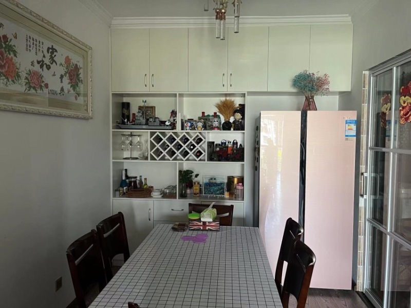 4室2廳2陽臺 德潤朗悅灣客廳