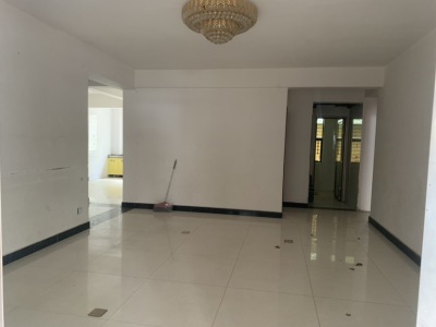 4室2廳1陽(yáng)臺(tái) 楓林盛景東區(qū)