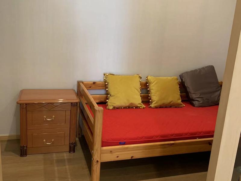 4室2廳2陽(yáng)臺(tái) 俊發(fā)逸天峰客廳