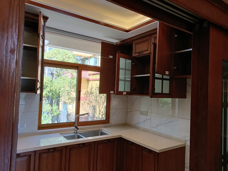 5室3廳3陽臺(tái) 山水潤城別墅客廳