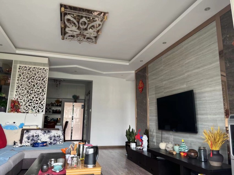 4室2廳2陽臺 德潤朗悅灣客廳