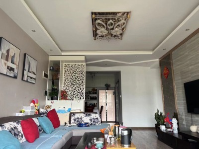 4室2廳2陽臺 德潤朗悅灣客廳