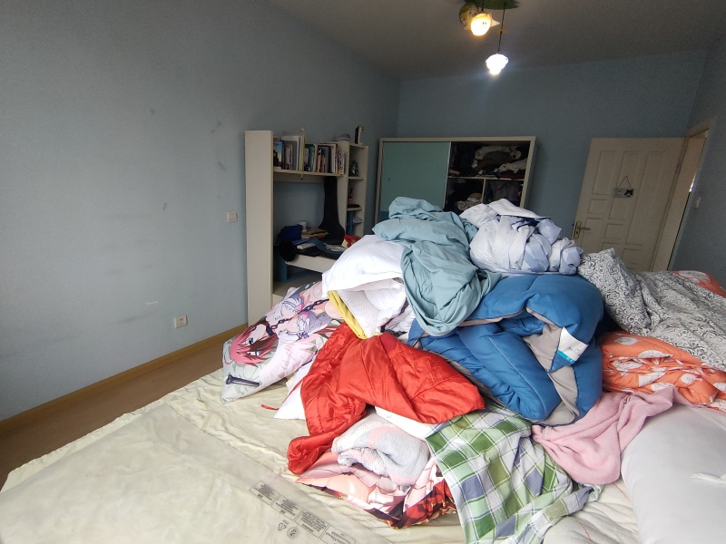 5室2廳3陽臺 世紀(jì)城探春苑臥室