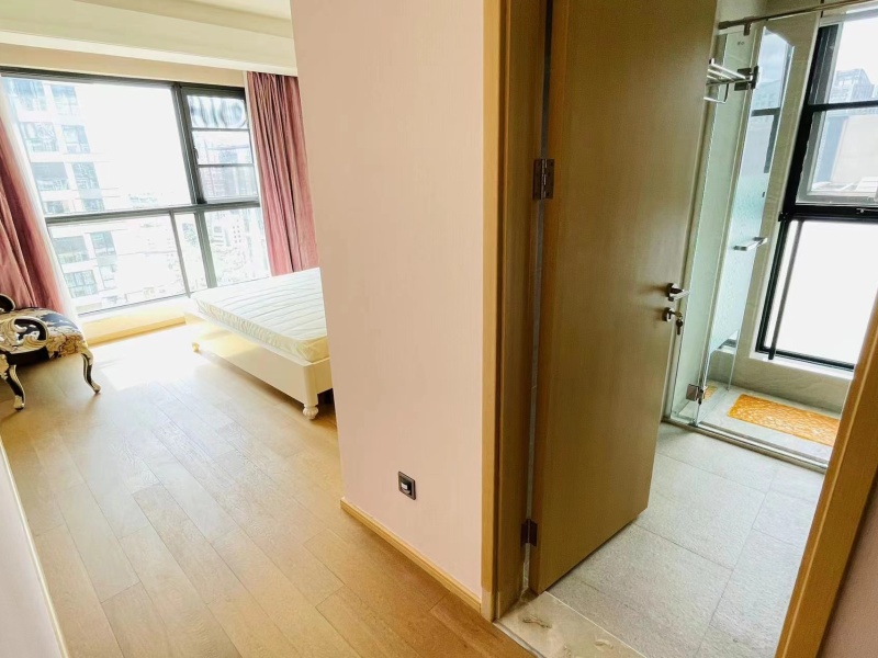 4室2廳2陽(yáng)臺(tái) 俊發(fā)逸天峰客廳