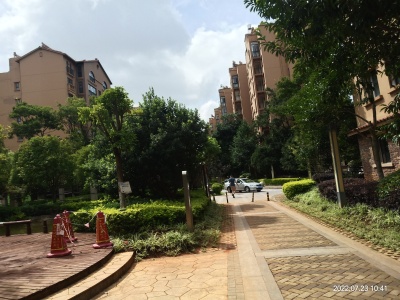 5室2廳2陽臺(tái) 滇池源居客廳