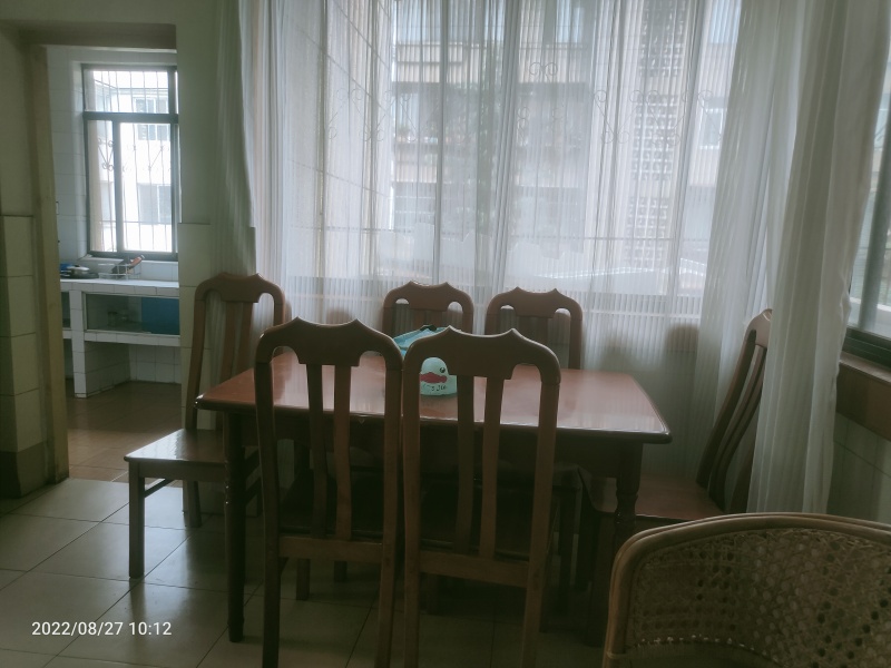 3室2廳2陽臺 紅塔花園客廳