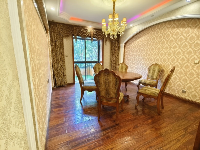 5室2廳2陽(yáng)臺(tái) 奧宸橙郡一期臥室