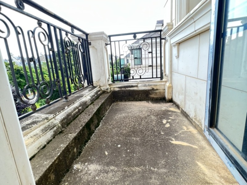 5室3廳4陽臺 滇池ONE一期別墅陽臺