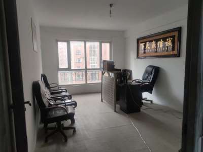 4室2廳2陽臺 世紀(jì)城茗春苑