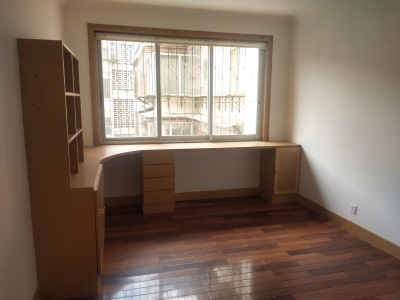 3室2廳1陽(yáng)臺(tái) 文化巷76號(hào)