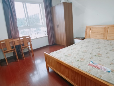 4室2廳2陽臺 財經(jīng)大學(xué)西區(qū)