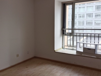 5室2廳2陽臺 世紀(jì)城華春苑