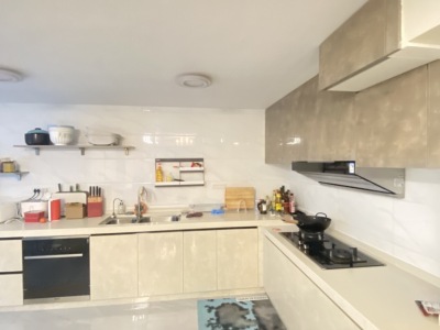 7室2廳4陽臺(tái) 碧桂園KCC云南映象客廳