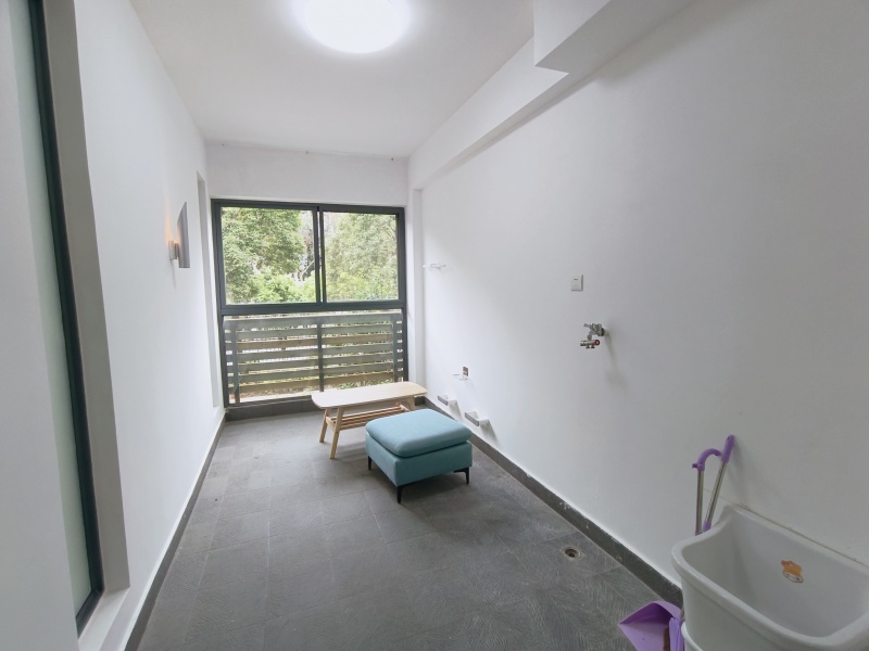 2室2廳1陽臺(tái) 滇池高爾夫公寓公寓客廳