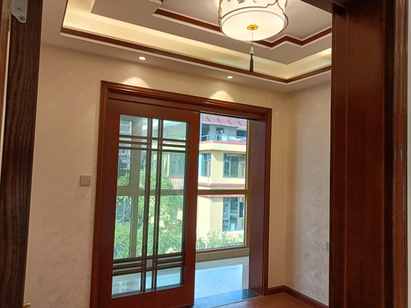 5室3廳3陽臺(tái) 山水潤城別墅客廳