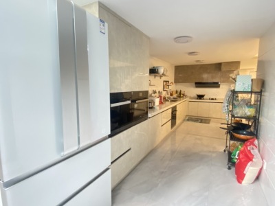 7室2廳4陽臺(tái) 碧桂園KCC云南映象客廳