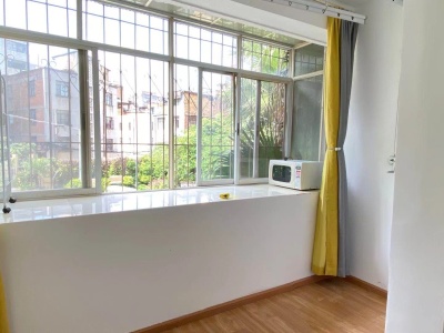 2室1廳1陽(yáng)臺(tái) 日用化工廠(chǎng)宿舍