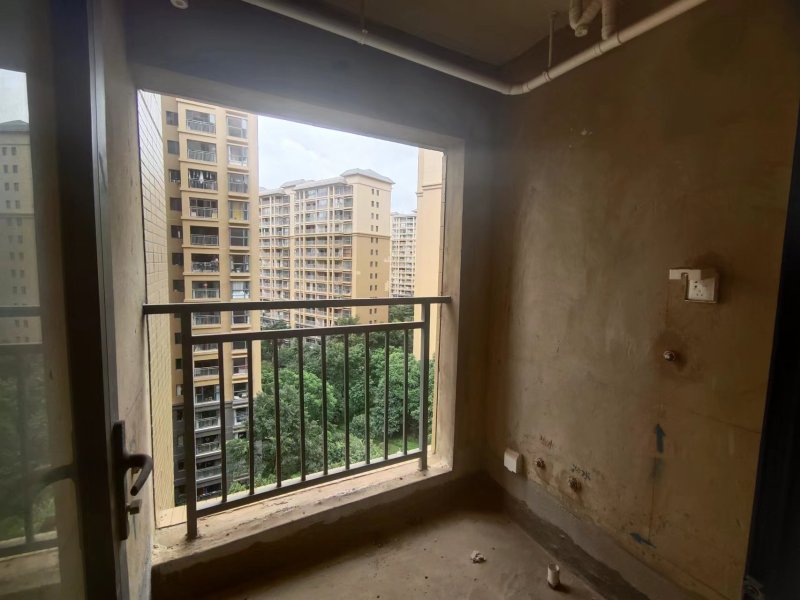 4室2廳2陽臺 時代俊園A5地塊紫韻馨苑客廳