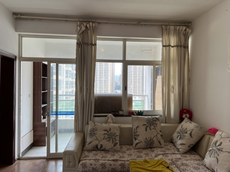 2室2廳2陽臺 華龍人家戶型圖