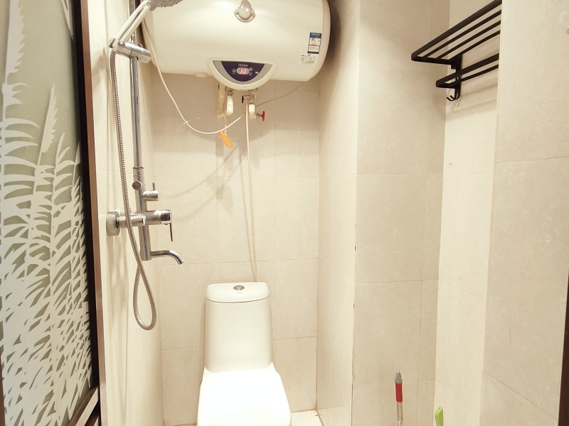 1室1廳1陽臺(tái) 拓東路96號(hào)公寓衛(wèi)生間