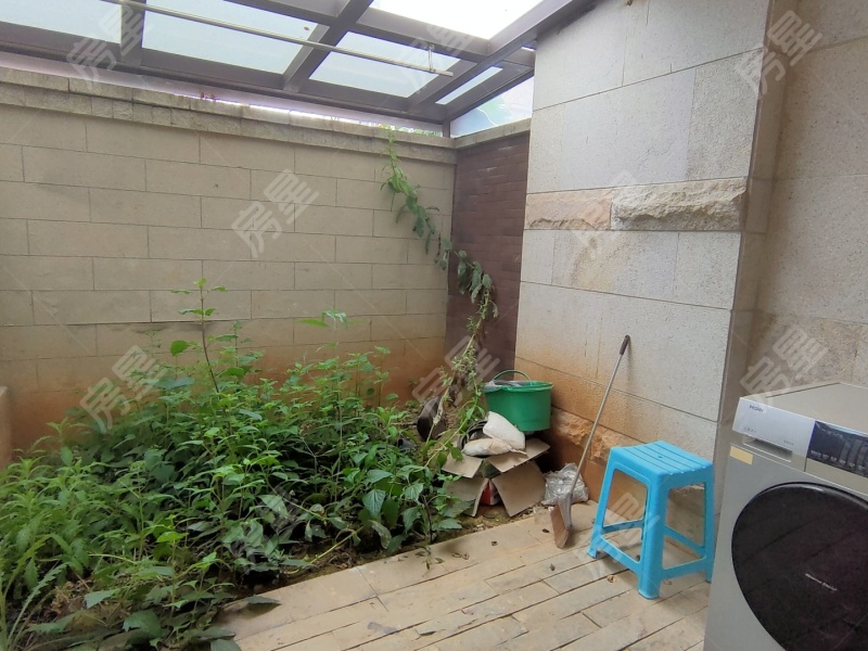 5室2廳3陽(yáng)臺(tái) 昆明恒大云璽別墅自家花園