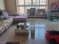 4室2廳3陽臺 福苑小區(qū)客廳