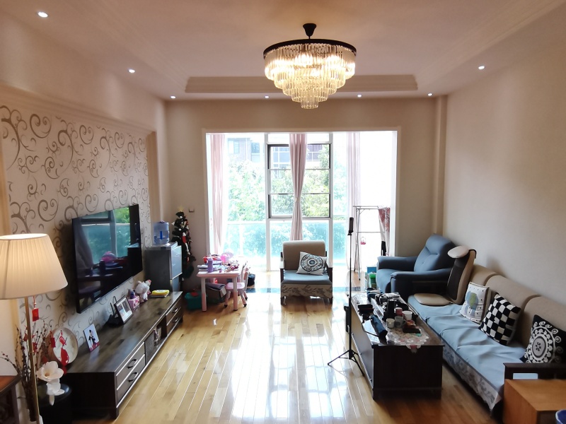 3室2廳1陽臺 滇池衛(wèi)城藍(lán)港客廳