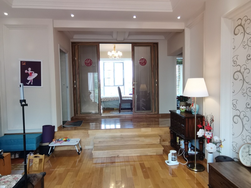 3室2廳1陽臺 滇池衛(wèi)城藍(lán)港客廳