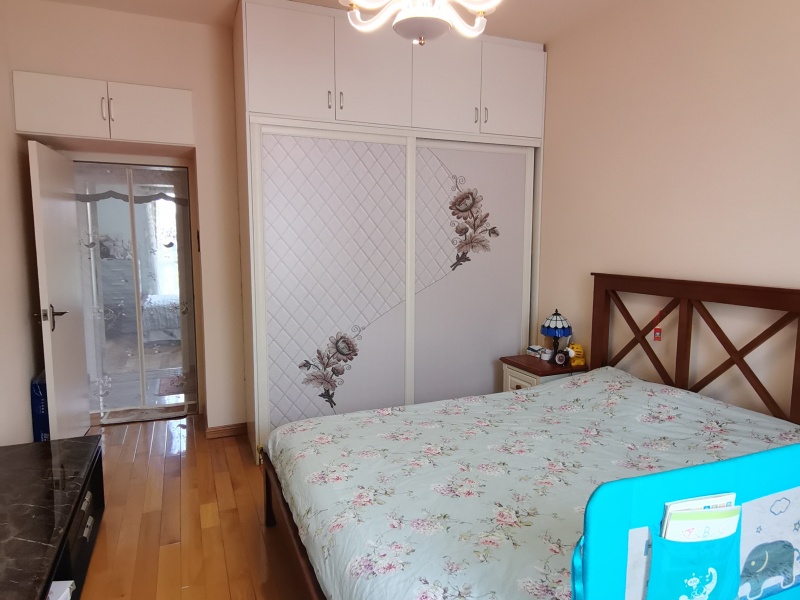 3室2廳1陽臺 滇池衛(wèi)城藍(lán)港臥室