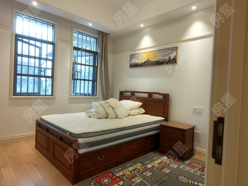 5室2廳3陽(yáng)臺(tái) 昆明恒大云璽別墅臥室