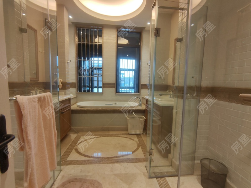 5室2廳3陽(yáng)臺(tái) 昆明恒大云璽別墅衛(wèi)生間