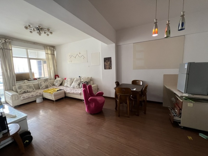 2室2廳2陽臺 華龍人家客廳