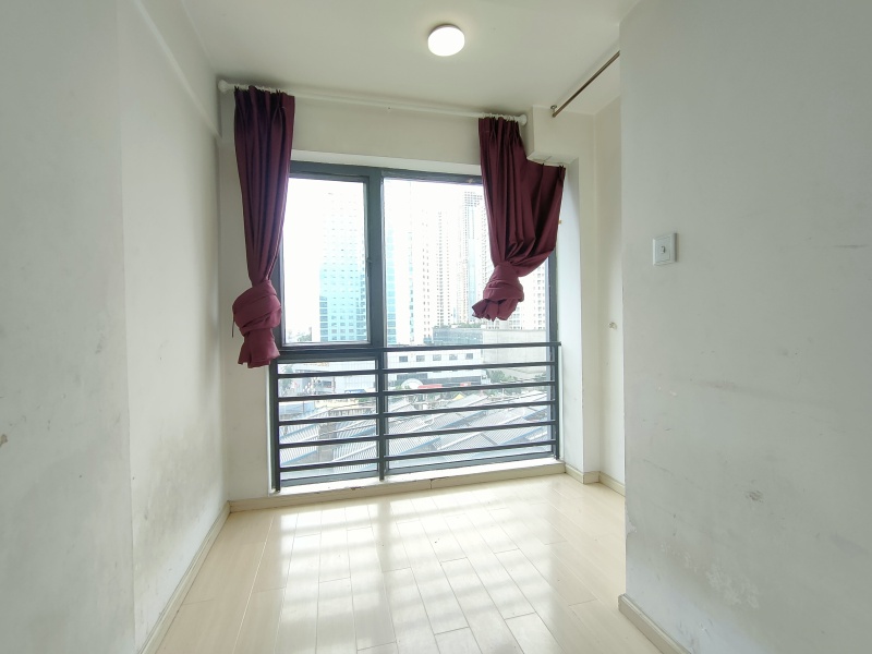 1室1廳1陽臺(tái) 拓東路96號(hào)公寓陽臺(tái)