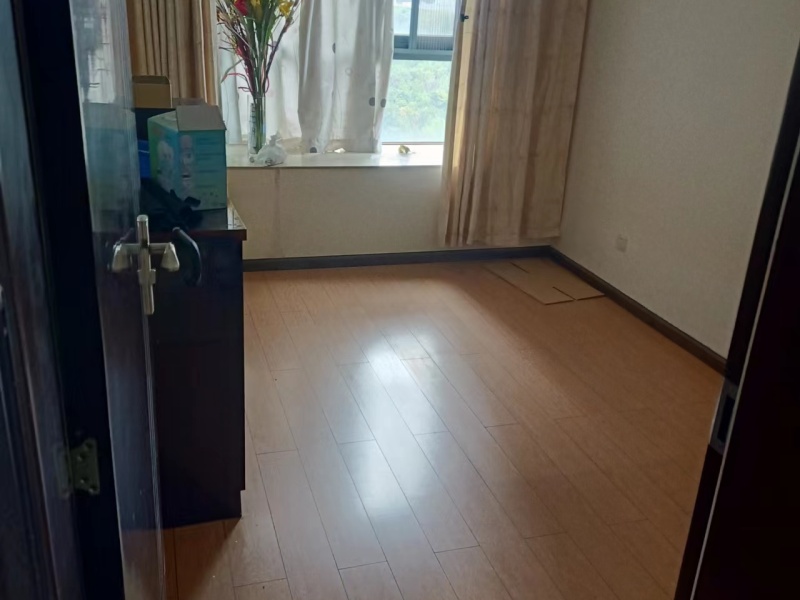 3室2廳1陽臺 東驤神駿一期其他