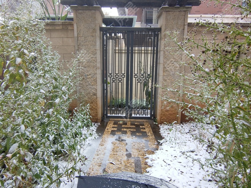 5室2廳3陽(yáng)臺(tái) 昆明恒大云璽別墅自家花園