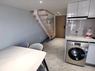 1室1廳1陽臺 萬彩城四期