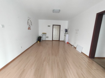 3室2廳1陽臺(tái) 假日城市