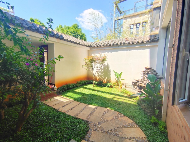 10室2廳3陽臺 陽光海岸清水灣別墅客廳