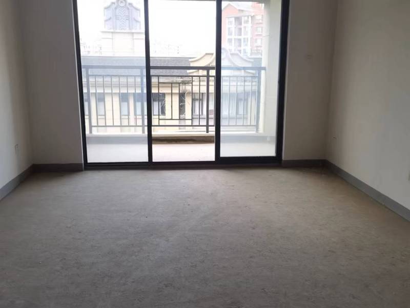 5室3廳3陽(yáng)臺(tái) 萬(wàn)科銀海泊岸瀾庭客廳