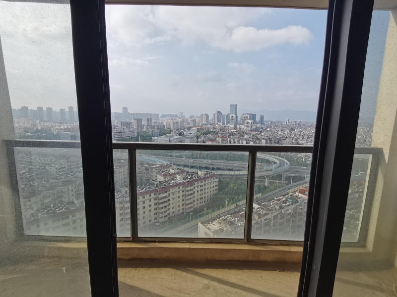 4室2廳1陽臺 融城優(yōu)郡陽臺