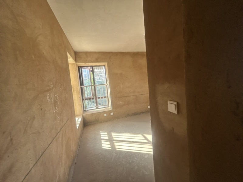 5室2廳2陽臺 平和花園客廳