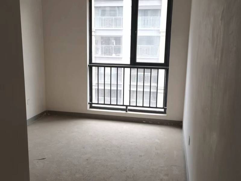 5室3廳3陽(yáng)臺(tái) 萬(wàn)科銀海泊岸瀾庭客廳