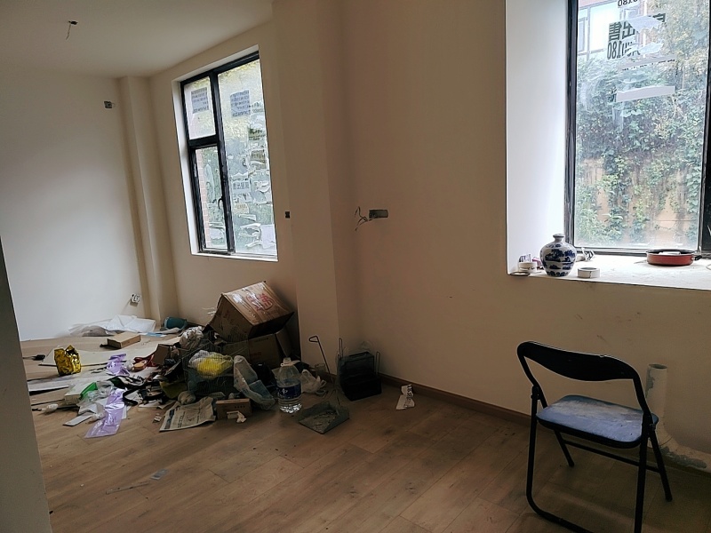 5室2廳3陽臺(tái) 清水佳湖雅居別墅客廳