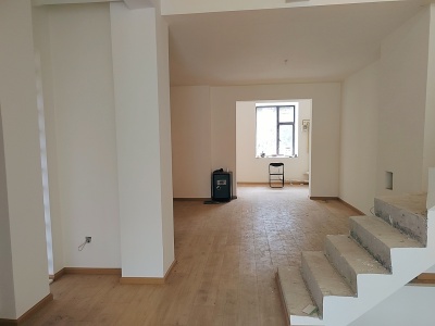 5室2廳3陽臺(tái) 清水佳湖雅居別墅客廳