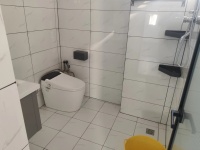 5室2廳2陽(yáng)臺(tái) 頤園里衛(wèi)生間