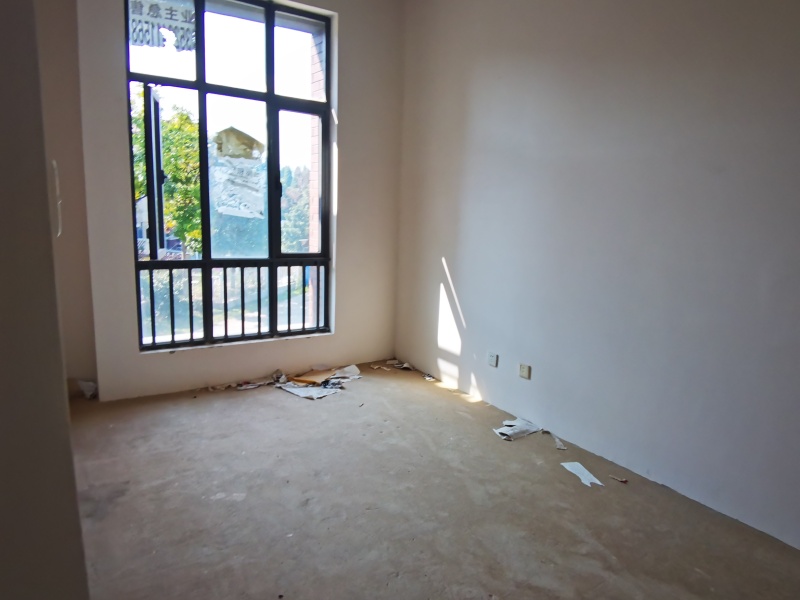 5室2廳2陽臺 招商海公館別墅客廳